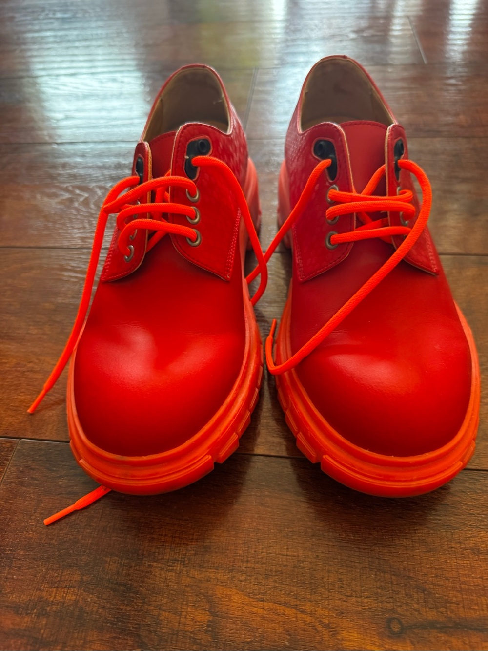 John Fluevog Red Vegan Lace-Up Platform Shoe - Statement Sneaker - Picture 2 of 9